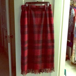 Long wooden plaid skirt